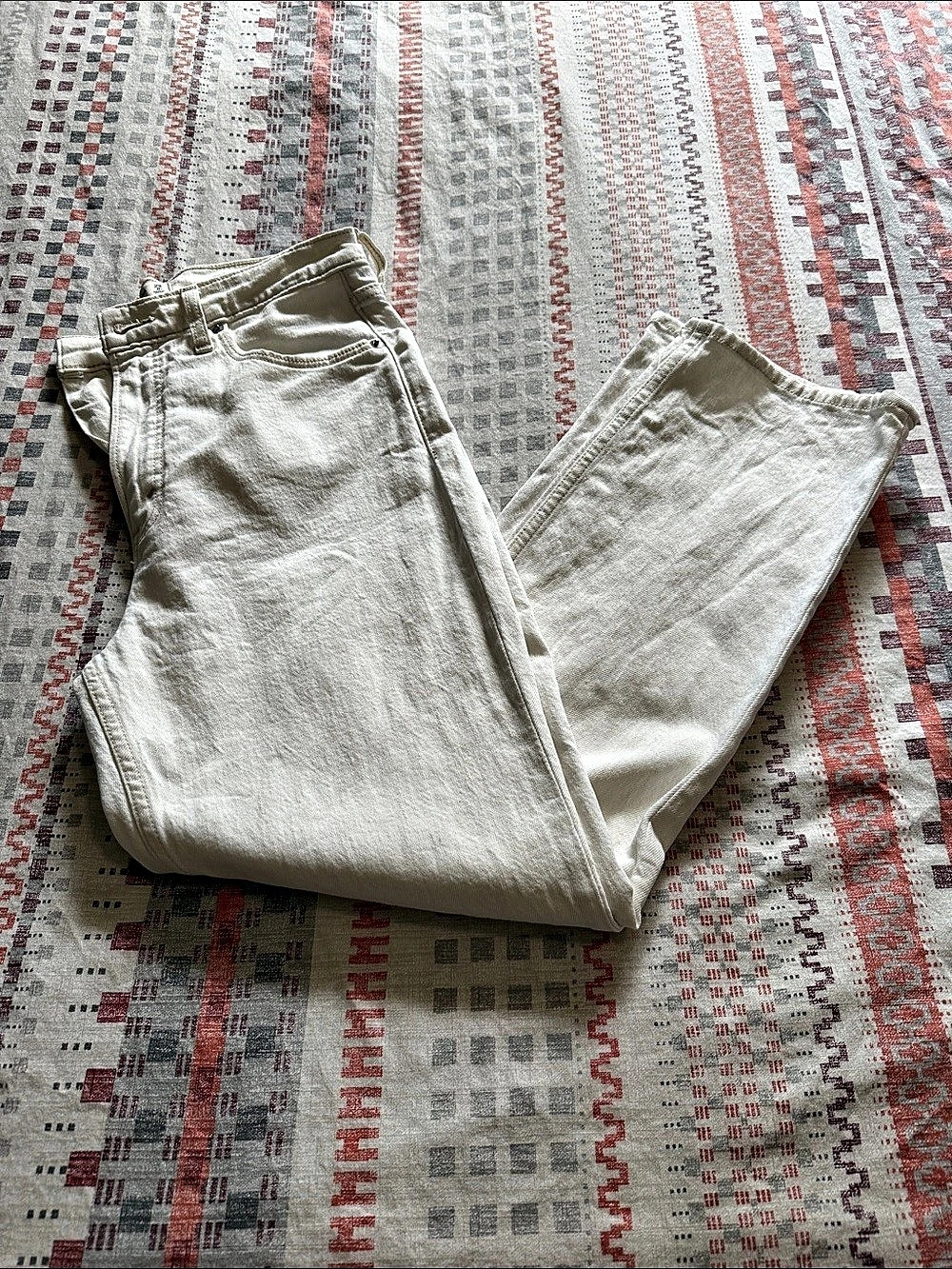 Abercrombie & Fitch Ultra High Rise Straight Leg Straight Leg Jeans in White